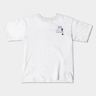 John Wick Silhouette retro by GradePump Kids T-Shirt